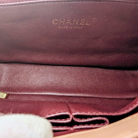 Chanel Rare Vintage Beige Caviar Filigree Flap Bag - Picture 11 of 16